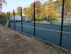 Забор на спортивную площадку 40 метров фото в Лысково